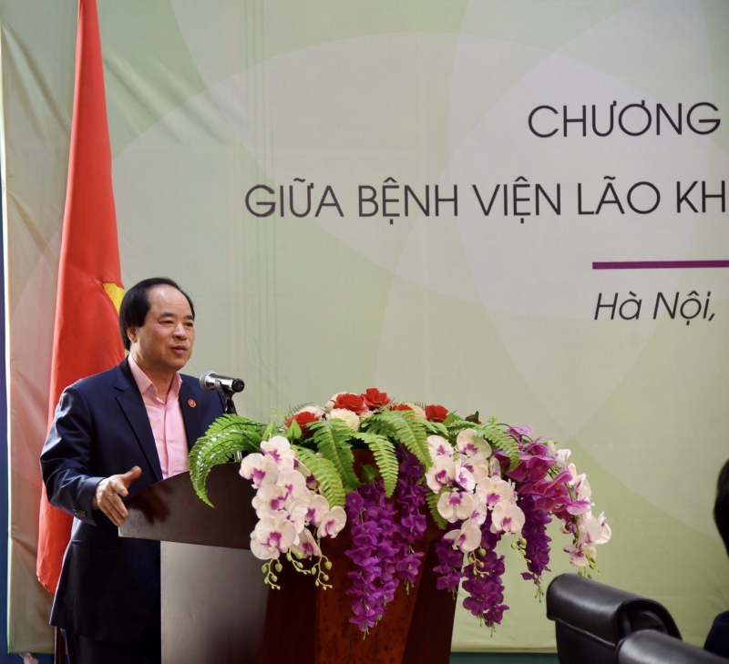 Ông Trương Xuân Cừ, Phó Chủ tịch Hội NCT Việt Nam phát biểu tại buổi lễ.