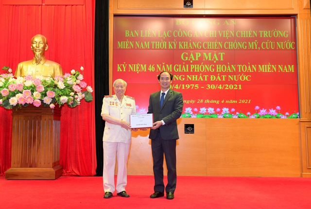 Gần 1.000 cán bộ công an hy sinh khi chi viện cho chiến trường miền Nam - 6 Gần 1.000 cán bộ công an hy sinh khi chi viện cho chiến trường miền Nam - 6