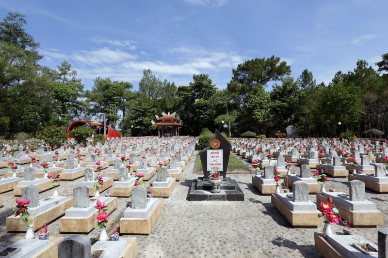 Nghĩa trang liệt sĩ Quốc gia Trường Sơn (huyện Gio Linh, Quảng Trị).