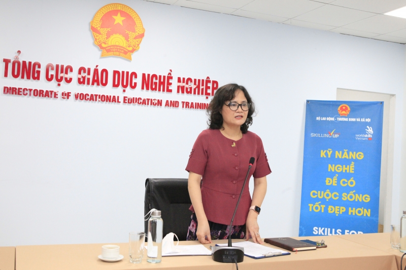 Phó Tổng cục trưởng Tổng  cục GDNN Nguyễn Thị Việt Hương phát biểu tại hội thảo