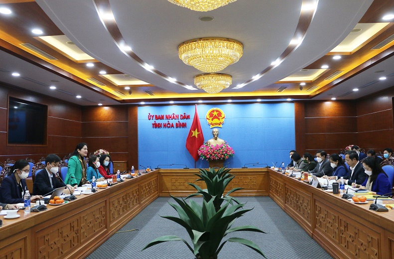 Thứ trưởng Nguyễn Thị Hà kiểm tra công tác trẻ em và bình đẳng giới tại Hòa Bình