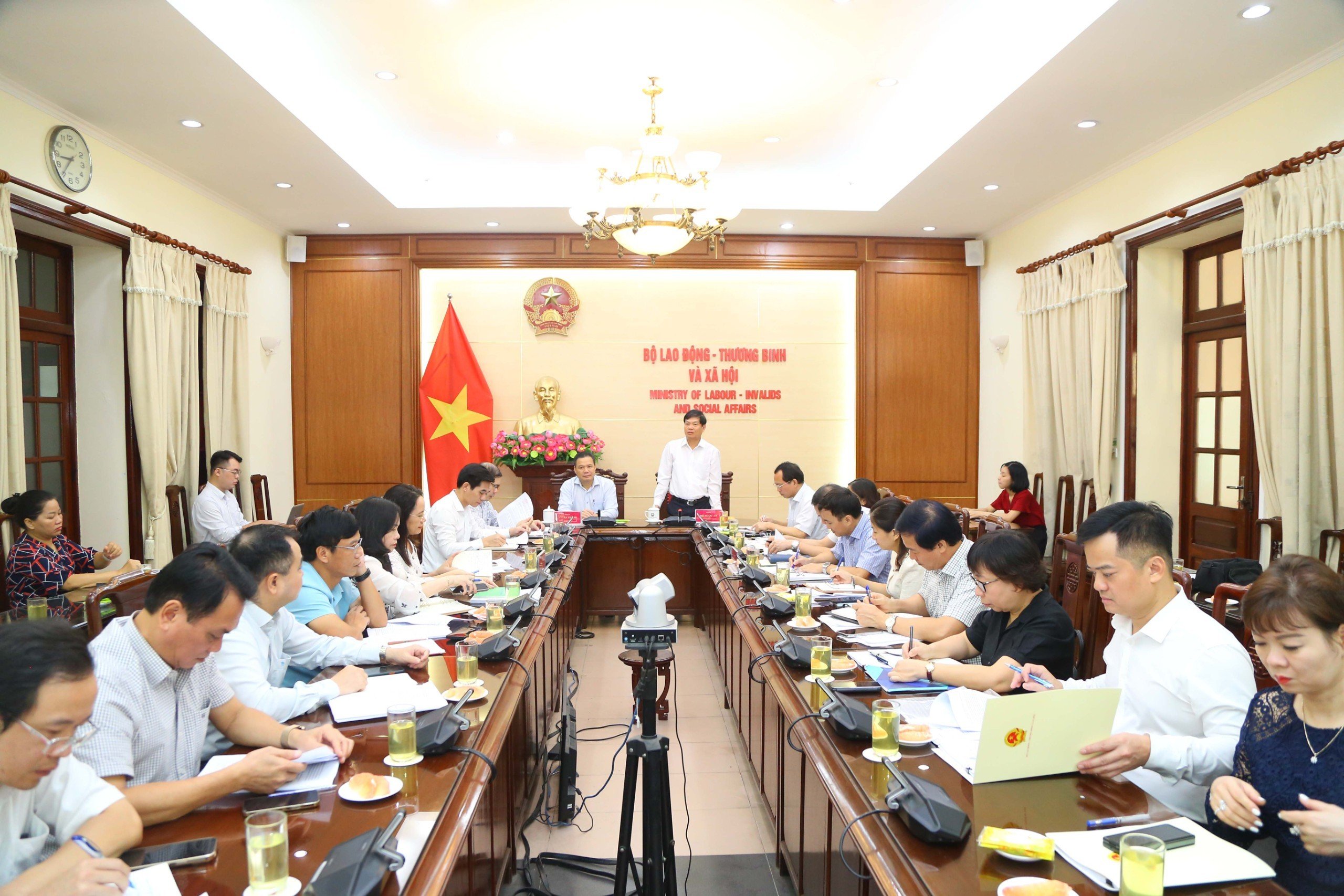 Tiếp tục triển khai các Nghị quyết của Trung ương về cải cách BHXH, cải cách tiền lương, quan hệ lao động