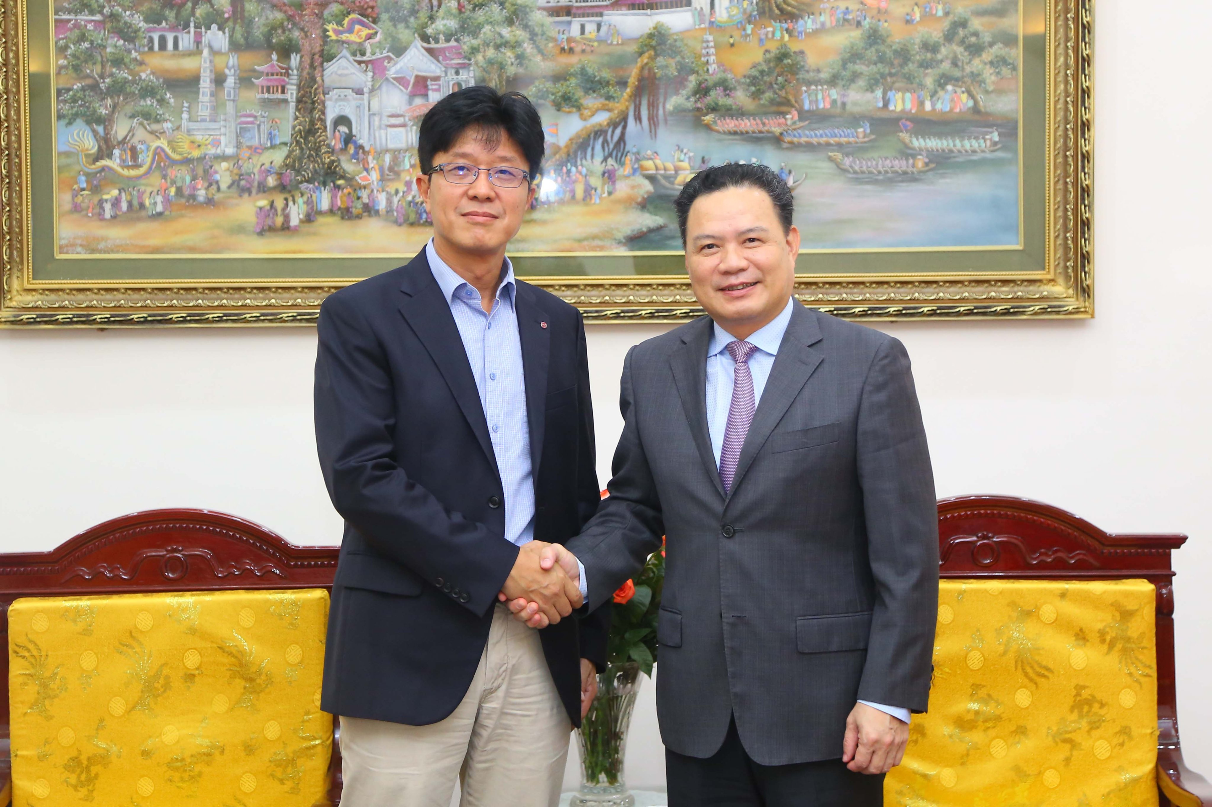 Thứ trưởng Lê Văn Thanh tiếp Phó Tổng Giám đốc Công ty LG Display Việt Nam