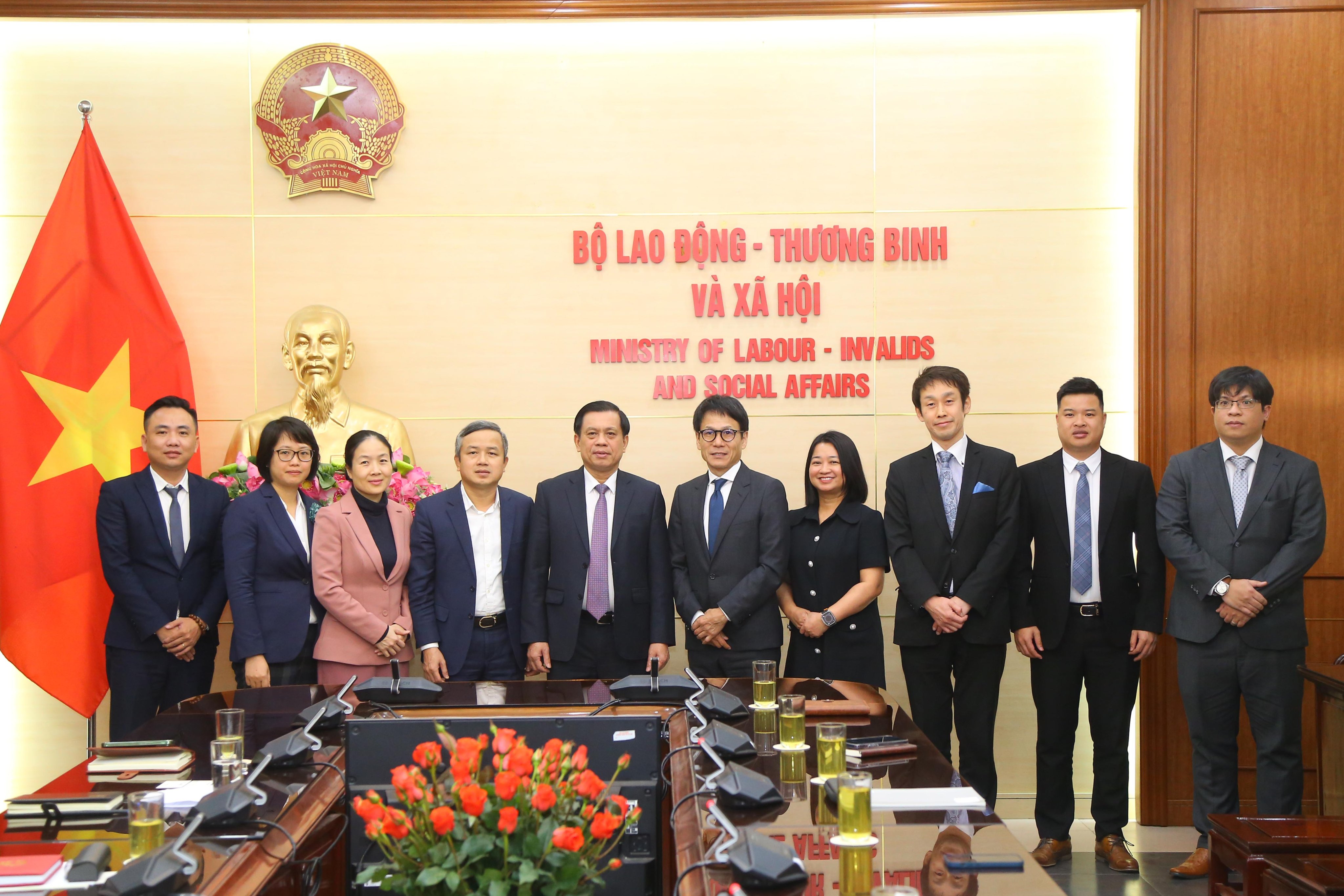 Thứ trưởng Nguyễn Bá Hoan tiếp Chủ tịch Nghiệp đoàn Success Group INC của Nhật Bản
