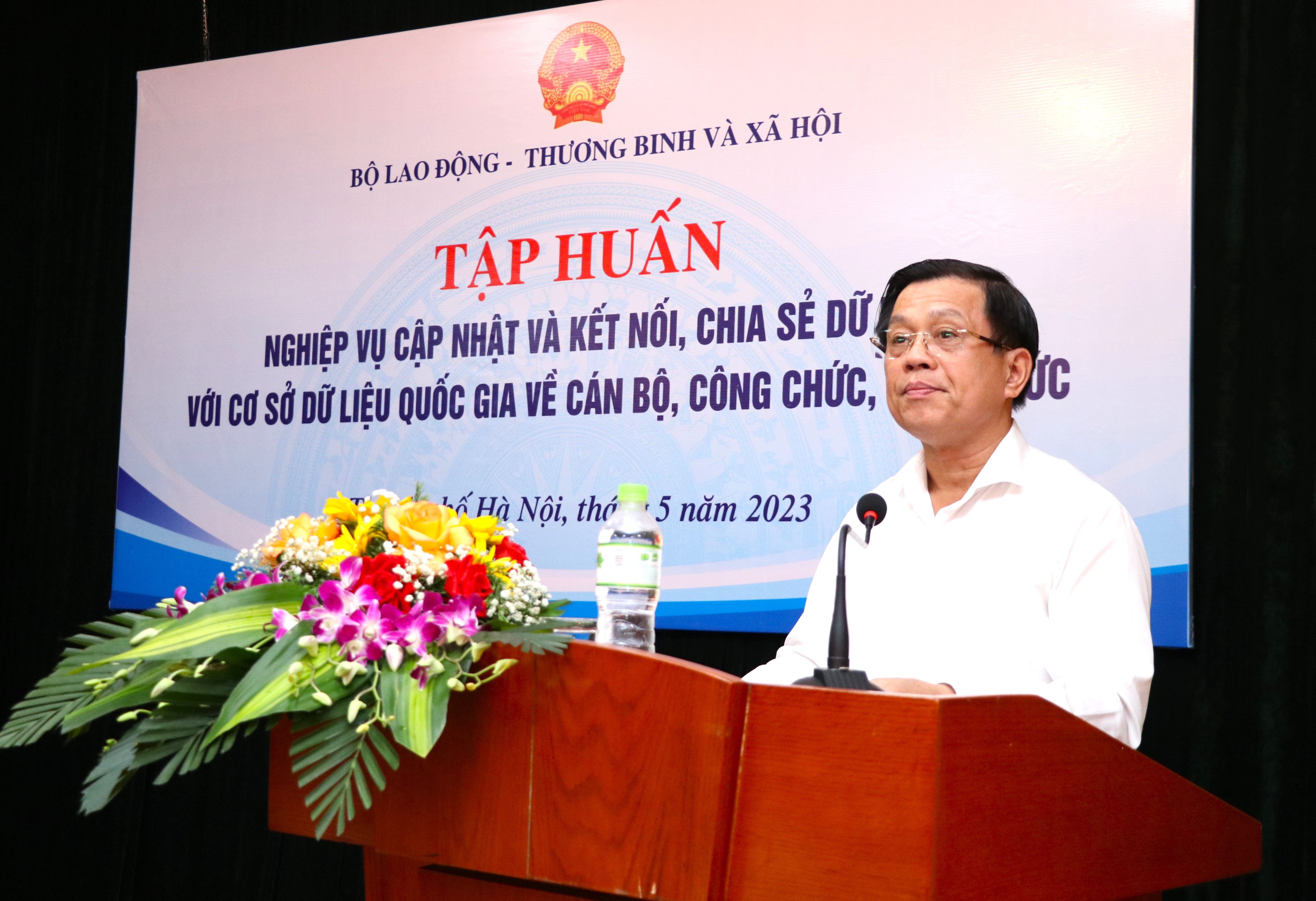 Tập huấn nghiệp vụ cập nhật và kết nối, chia sẻ dữ liệu với cơ dữ liệu quốc gia về cán bộ công chức, viên chức