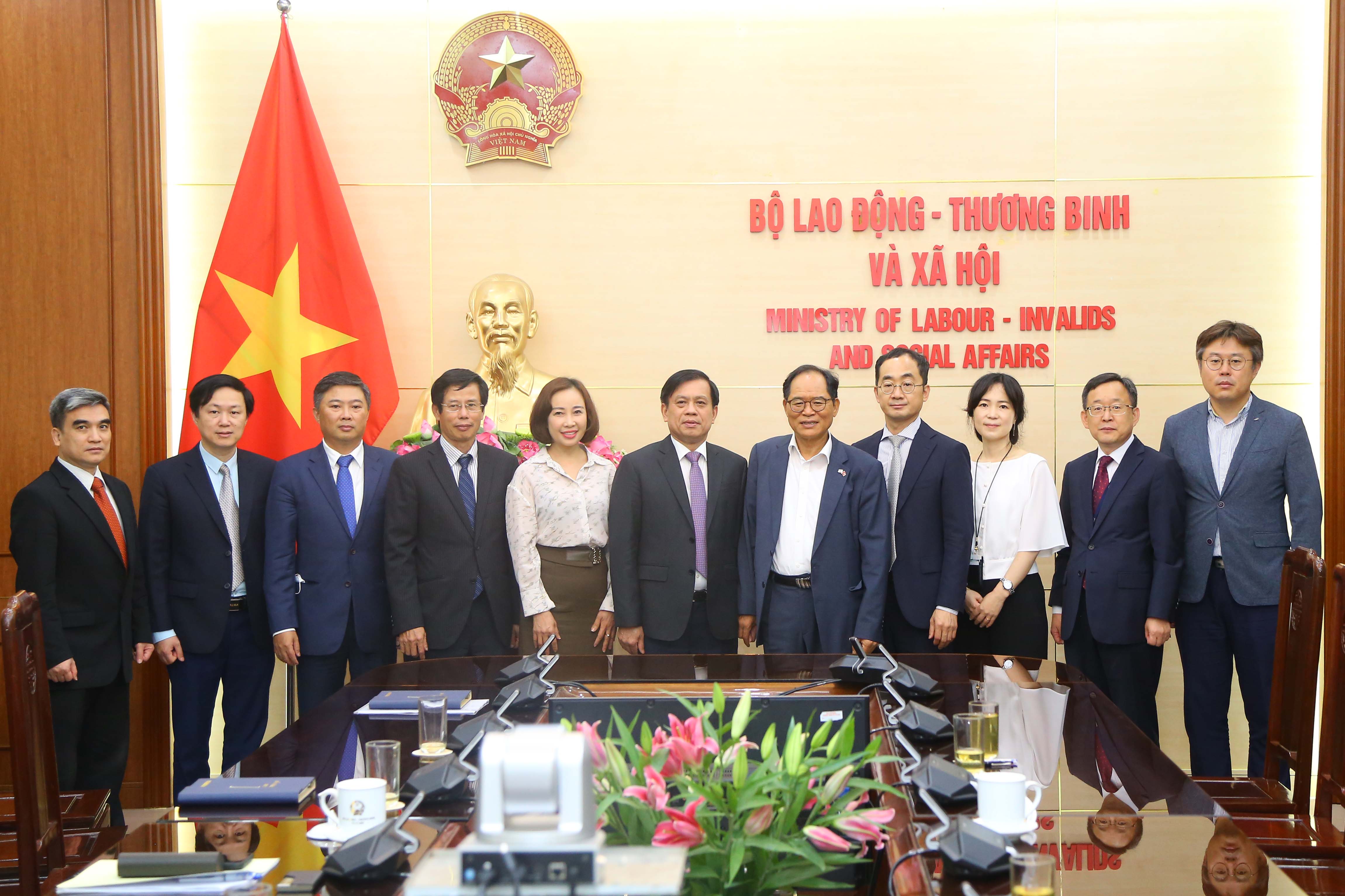 Đẩy mạnh hợp tác về lao động giữa Việt Nam – Hàn Quốc sau đại dịch COVID-19