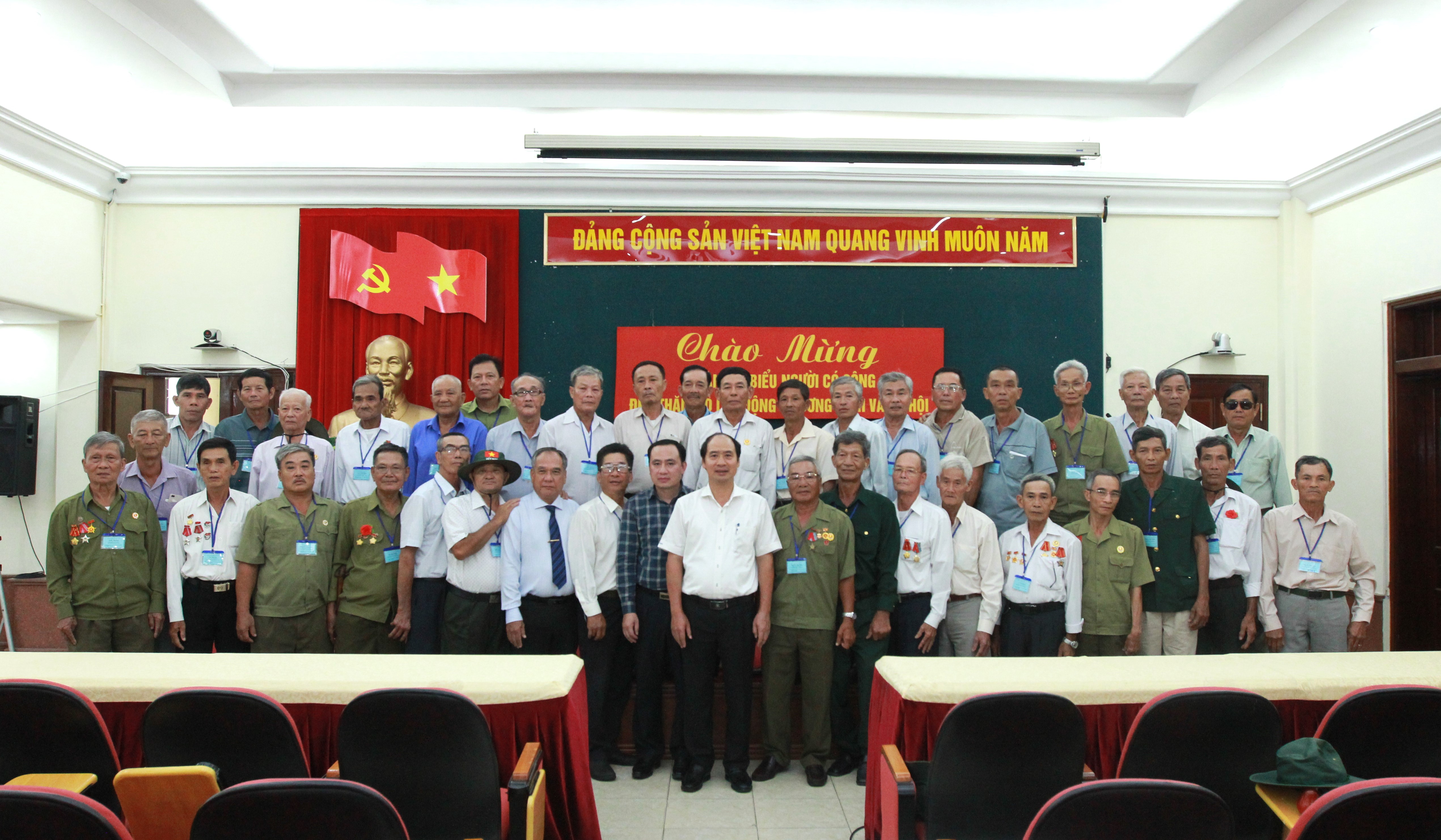 Thứ trưởng Nguyễn Văn Hồi tiếp Đoàn đại biểu người có công tỉnh Tiền Giang