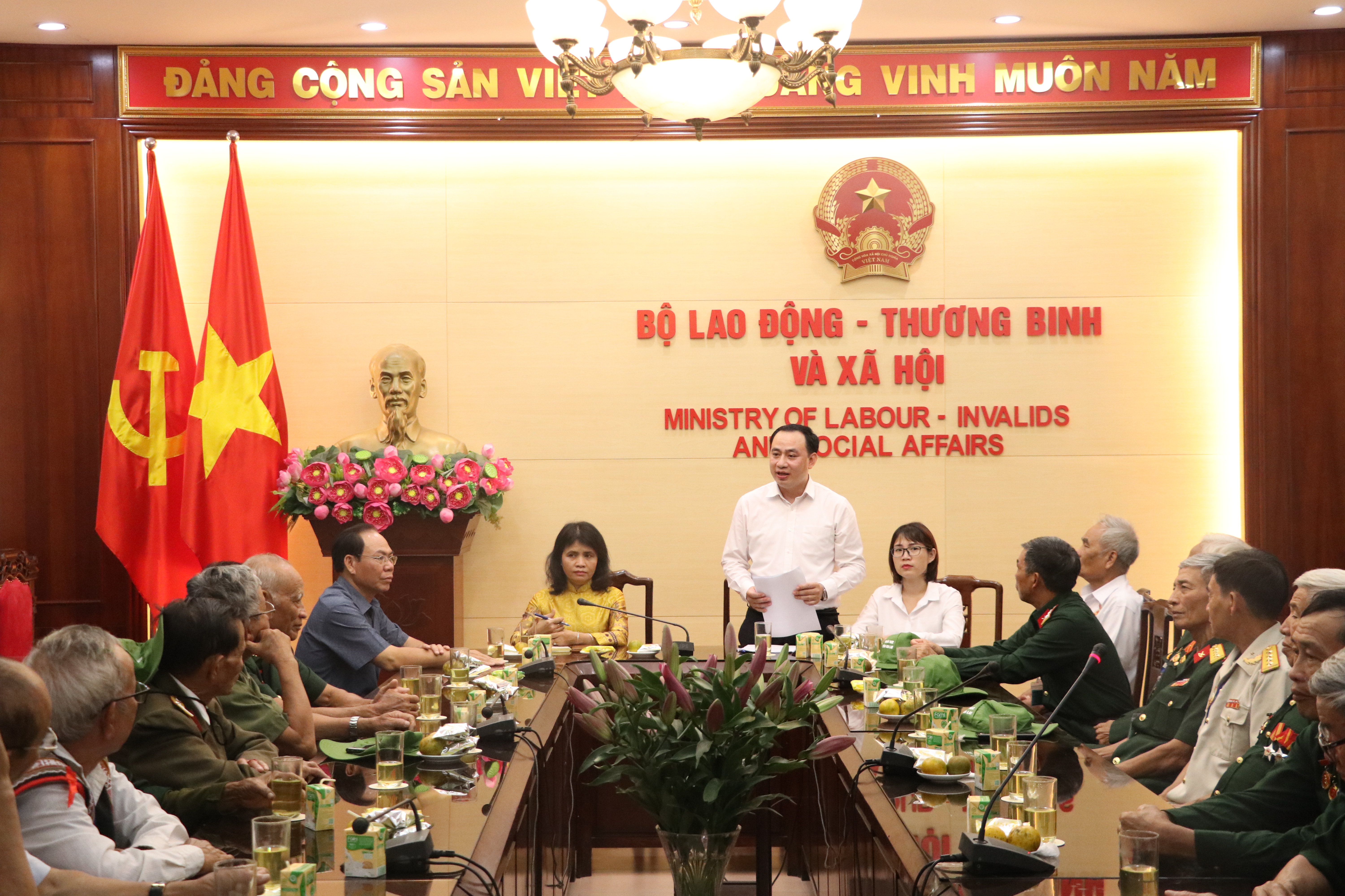 Bộ LĐTBXH gặp mặt Đoàn đại biểu người có công với cách mạng tỉnh Gia Lai