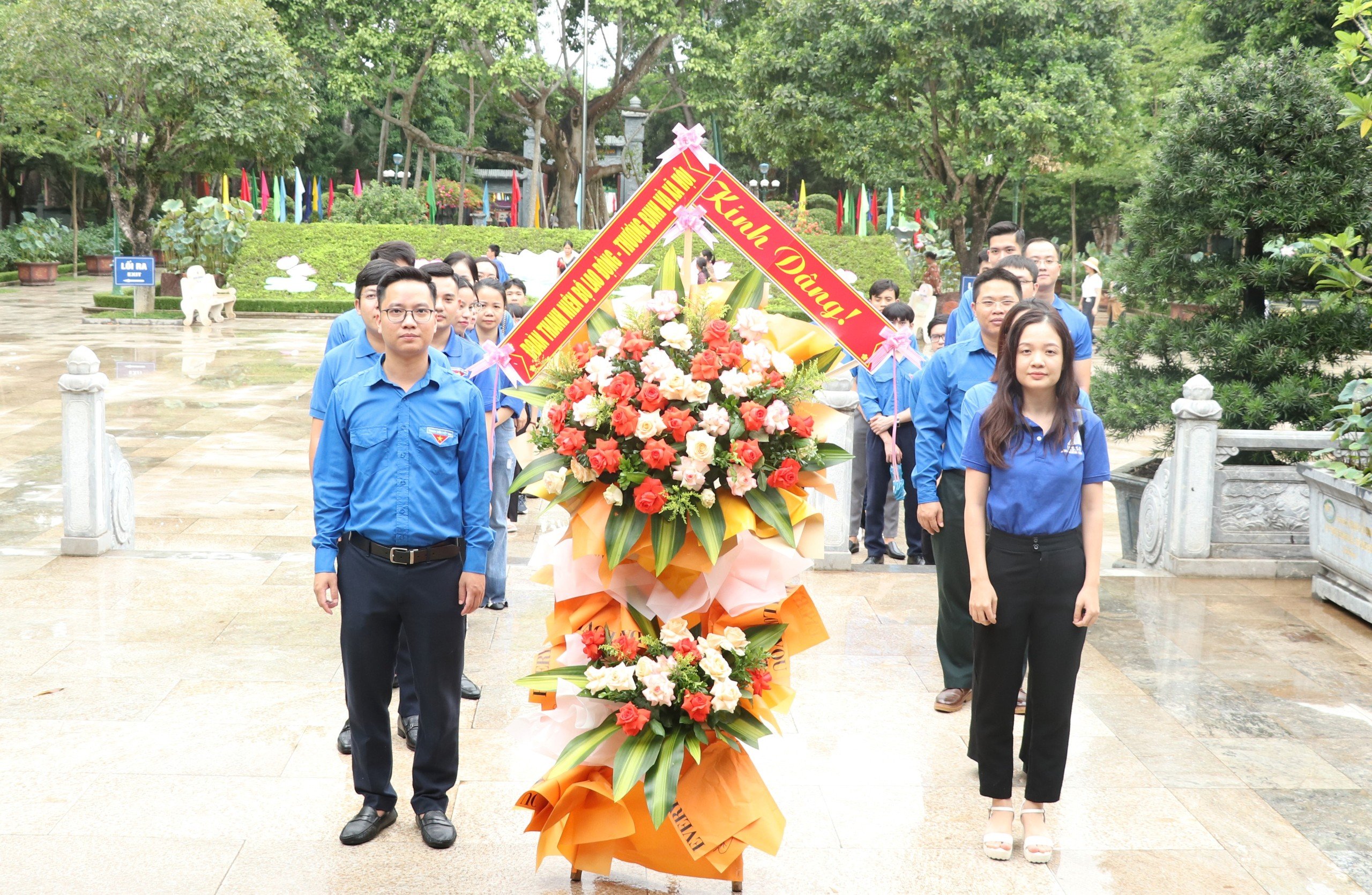 Hành trình về nguồn của Đoàn Thanh niên Bộ LĐTBXH: Uống nước nhớ nguồn - Đền ơn đáp nghĩa
