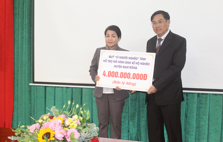 Lâm Đồng tổ chức lễ phát động Tháng cao điểm Vì người nghèo năm 2022