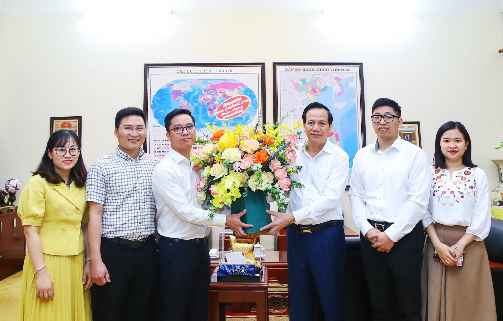 Bộ trưởng Đào Ngọc Dung gặp mặt Ban Thường vụ Đoàn bộ nhân dịp 92 năm thành lập Đoàn