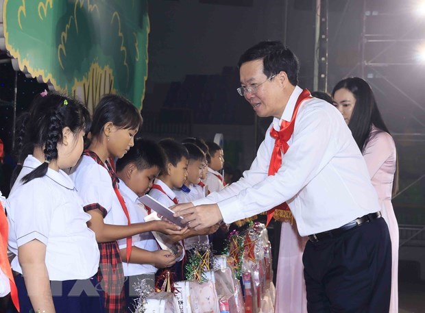 Cổng TTĐT Bộ Lao động- Thương binh và Xã hội ttxvn-chu-tich-nuoc-du-trung-thu-binh-phuoc-5-1.jpeg