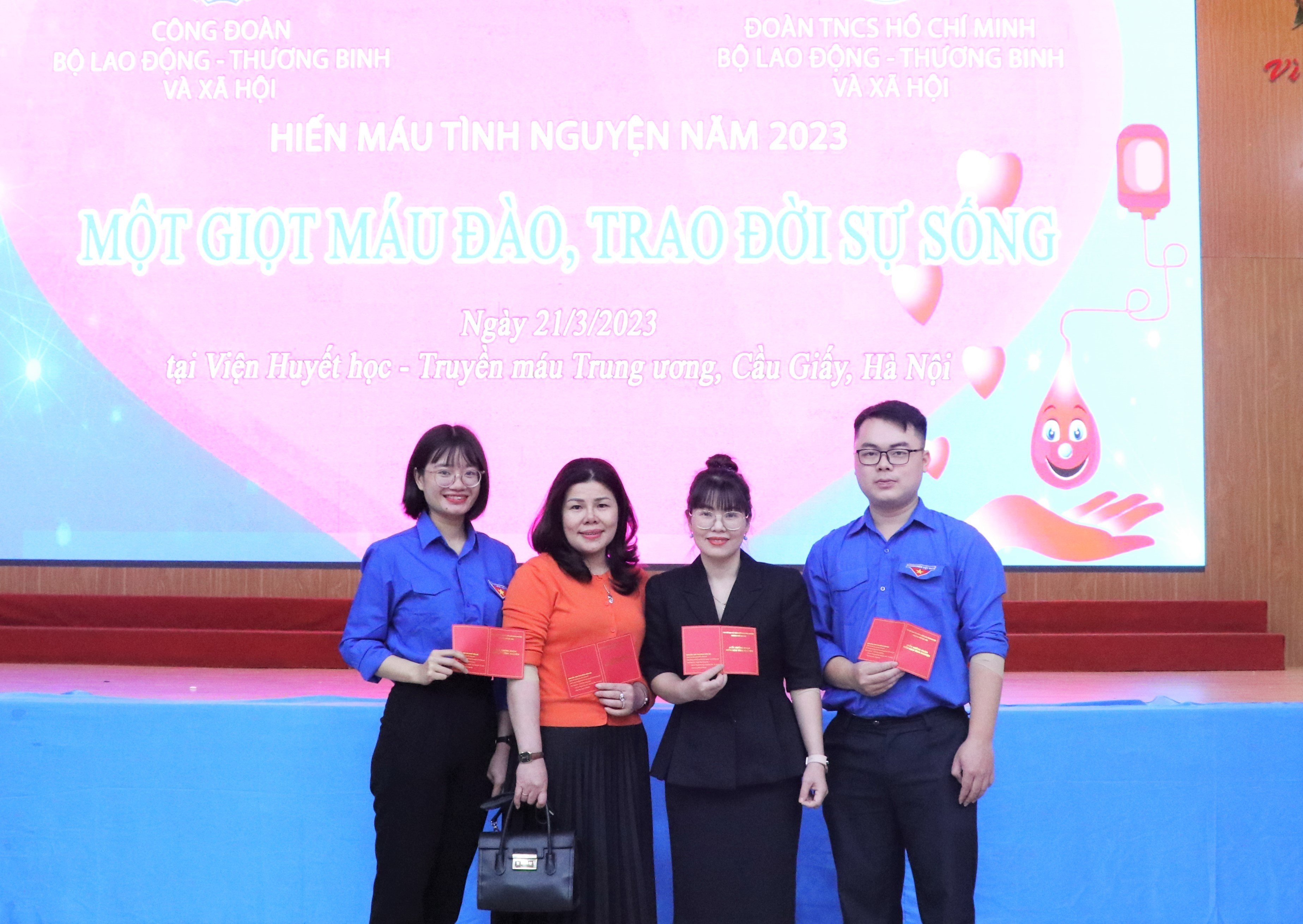 10ef3971d8f305ad5ce2.jpg