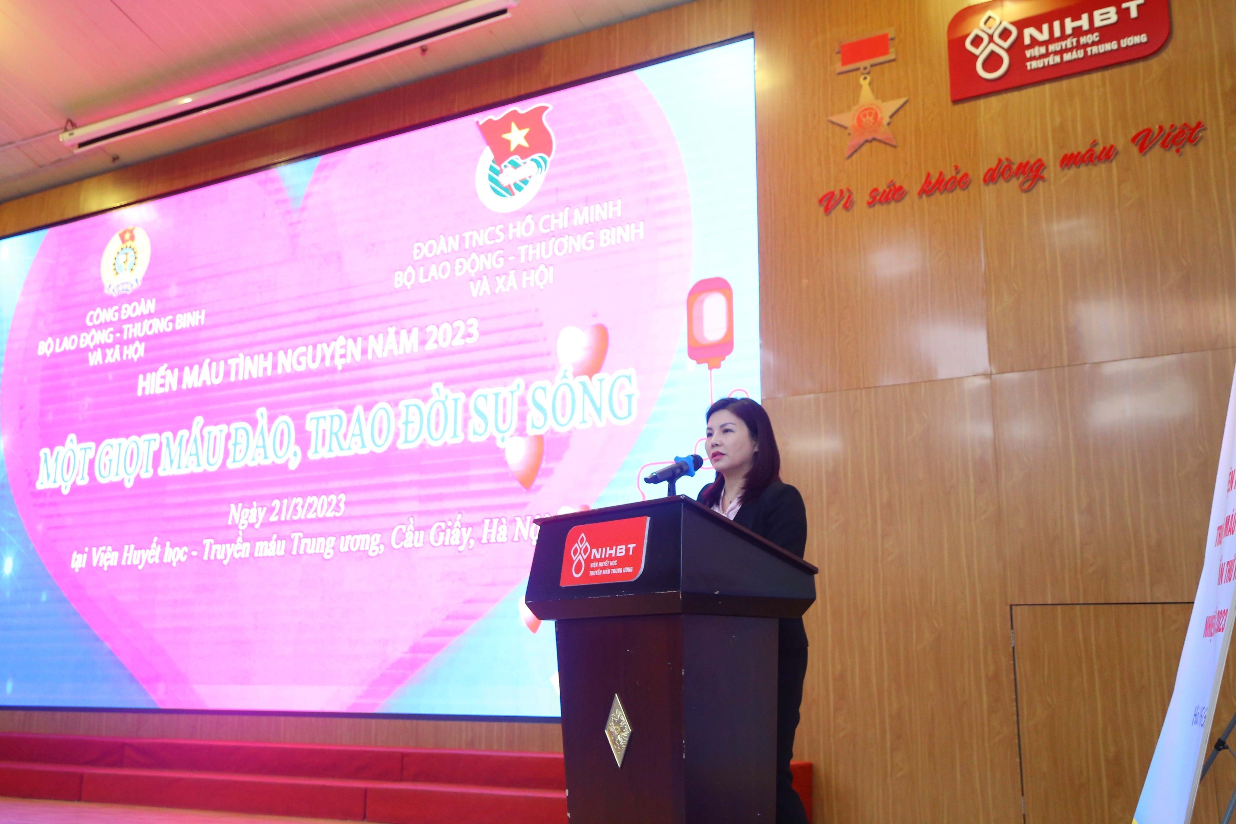 11830ed4d0560d085447.jpg