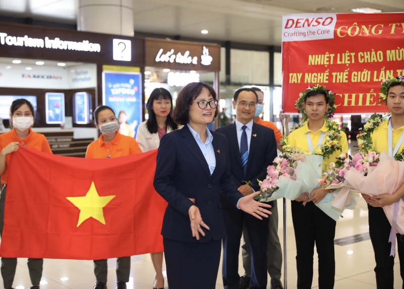 : Phó Tổng trưởng Nguyễn Thị Việt Hương phát biểu tại Lễ đón