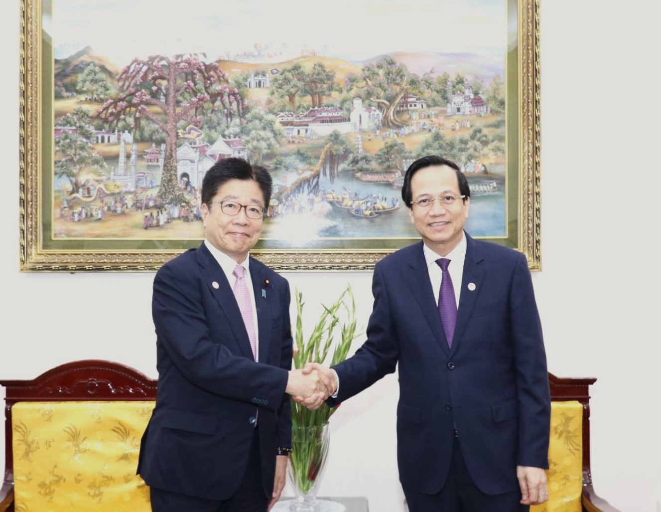 Bộ trưởng Đào Ngọc Dung tiếp Bộ trưởng Bộ Y tế, Lao động và Phúc lợi xã hội Nhật Bản
