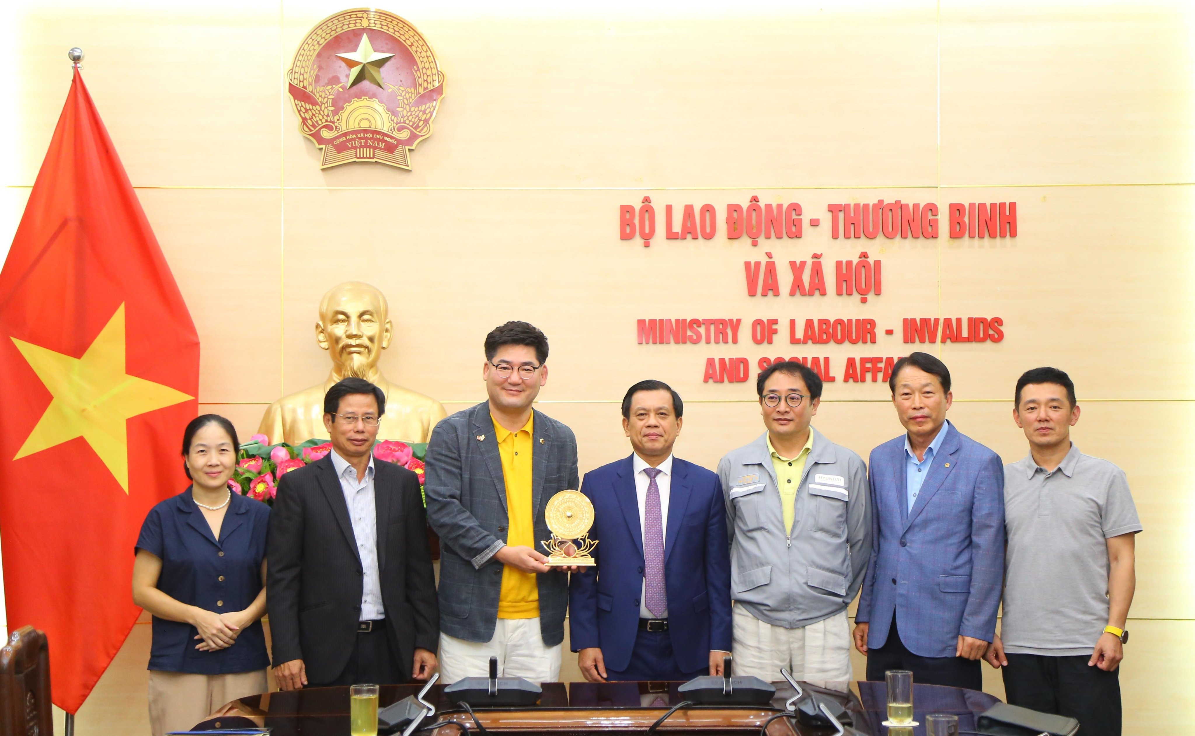 Thứ trưởng Nguyễn Bá Hoan tiếp Phó Chủ tịch Hội đồng nhân dân, Thượng nghị viên Thành phố Gwangju Hàn Quốc