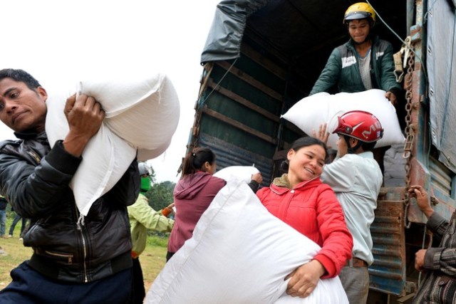 Kon Tum: Tiếp nhận và phân bổ 181,515 tấn gạo hỗ trợ của Chính phủ cứu đói cho nhân dân