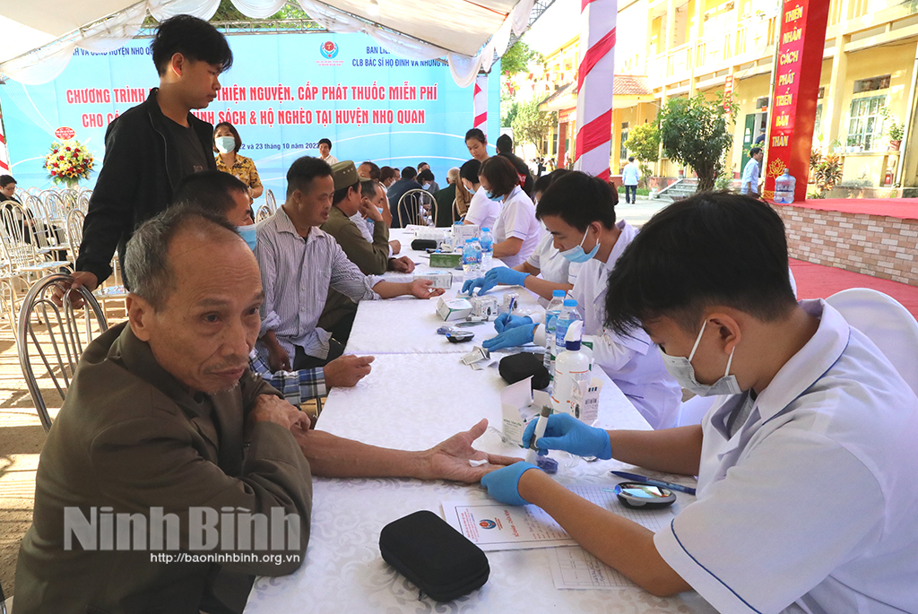 Quan tâm chăm sóc sức khỏe người có công trên địa bàn tỉnh Ninh Bình